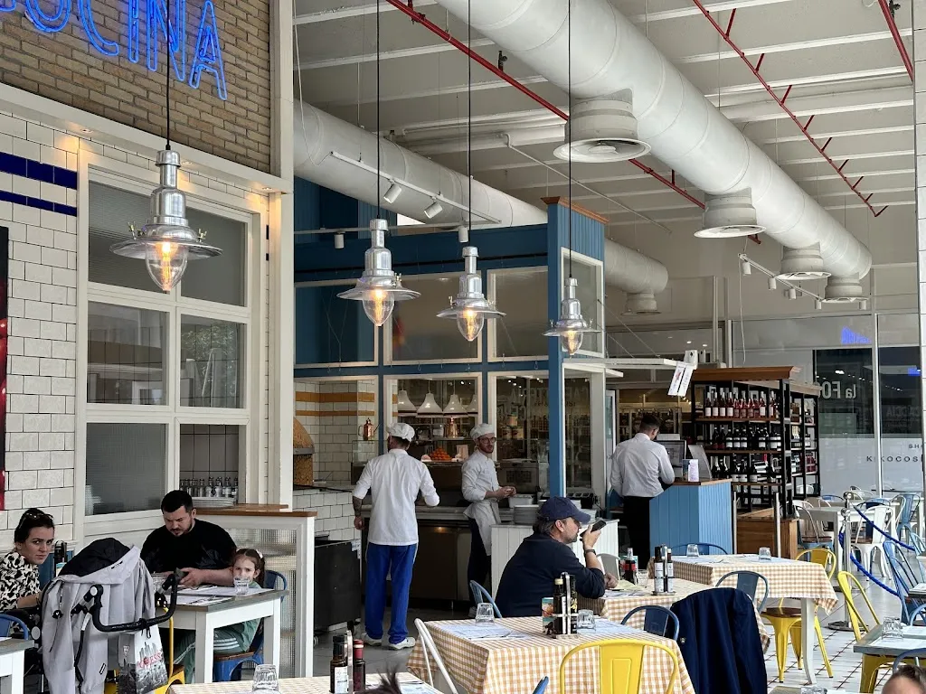 Angelesi Cucina Napoletana restaurant in Settimo