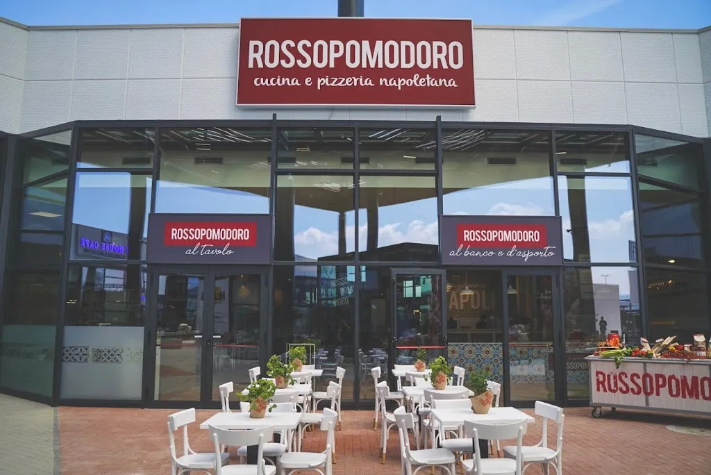 Rossopomodoro Settimo Torinese restaurant in Settimo