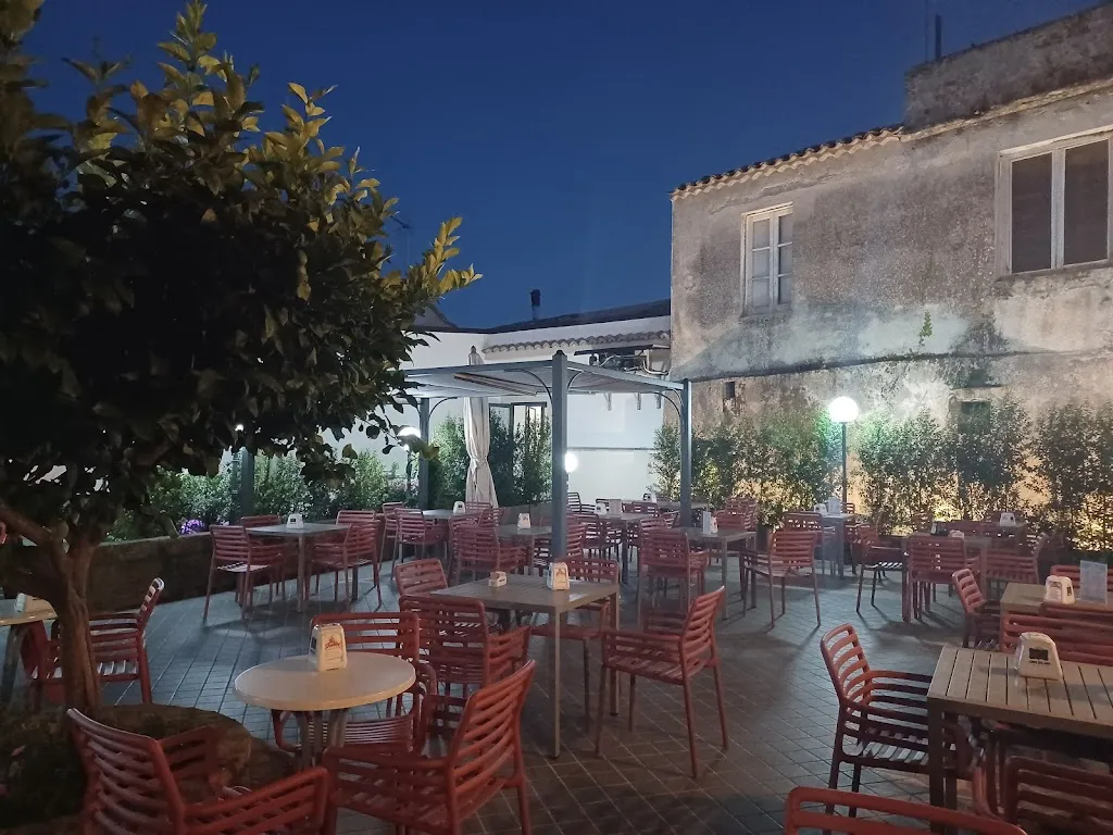 Bar Jolli restaurant in Staletti