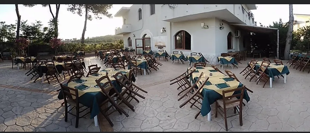 Imbarcadero restaurant in Stignano