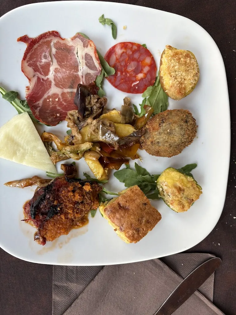 Luigi Clementini_L’Antico Borgo Ristorante Braceria_Terranova Sappo Minulio_review