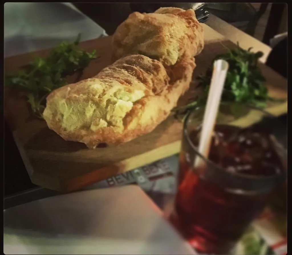 Andrea Caracciolo_Pub i Giullari_Terranova da Sibari_review