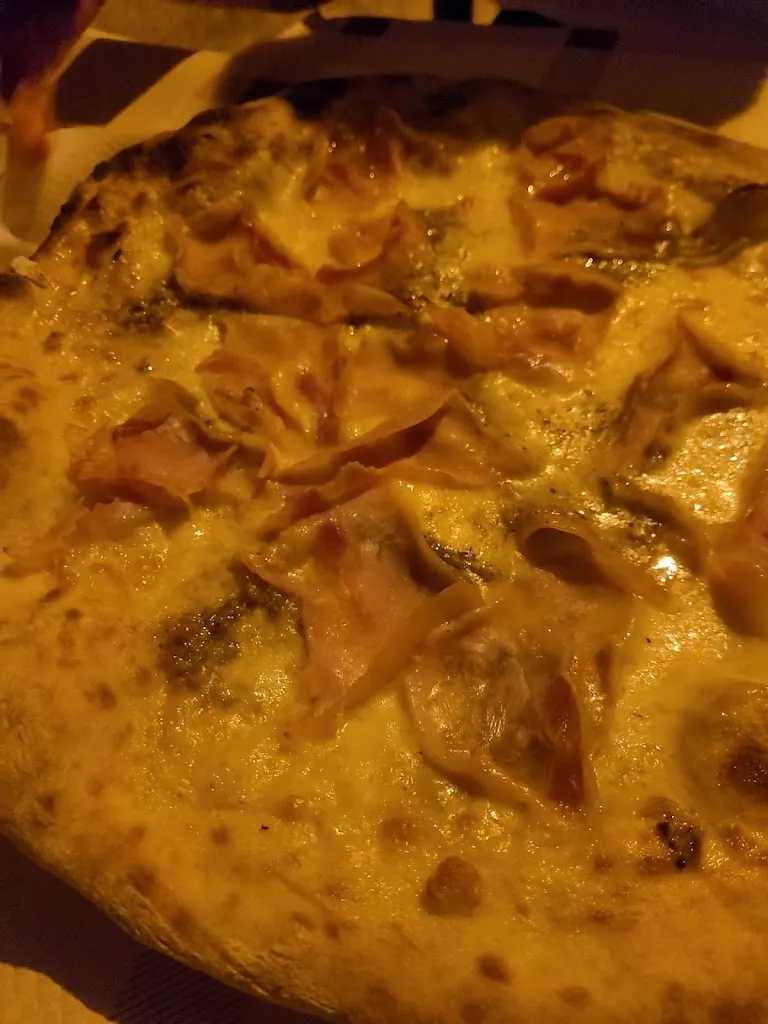 martina iannuzzi_La Tavernetta Di Tommy Pizzeria_Strongoli_review