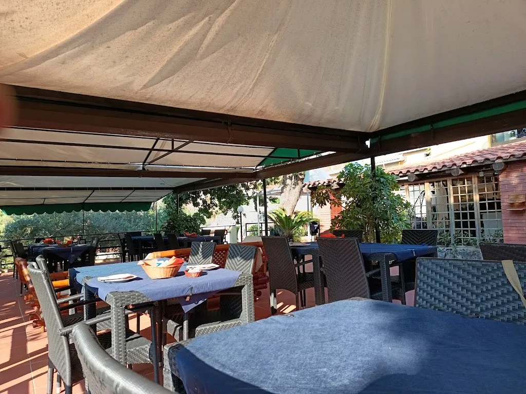 MONIA PETTINATO_Hotel Ristorante Brutium_Tortora_review