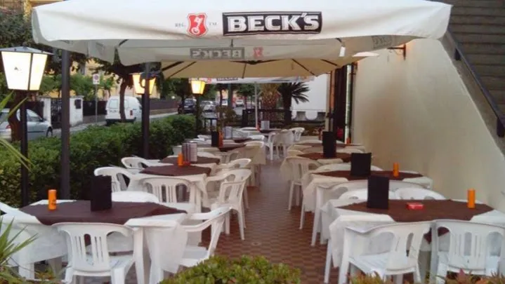 Pizzeria La Stellina restaurant in Tortora