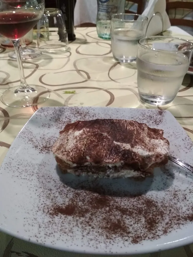 Ristorante Pizzeria Tana Del Lupo_Varapodio_slider_image_3