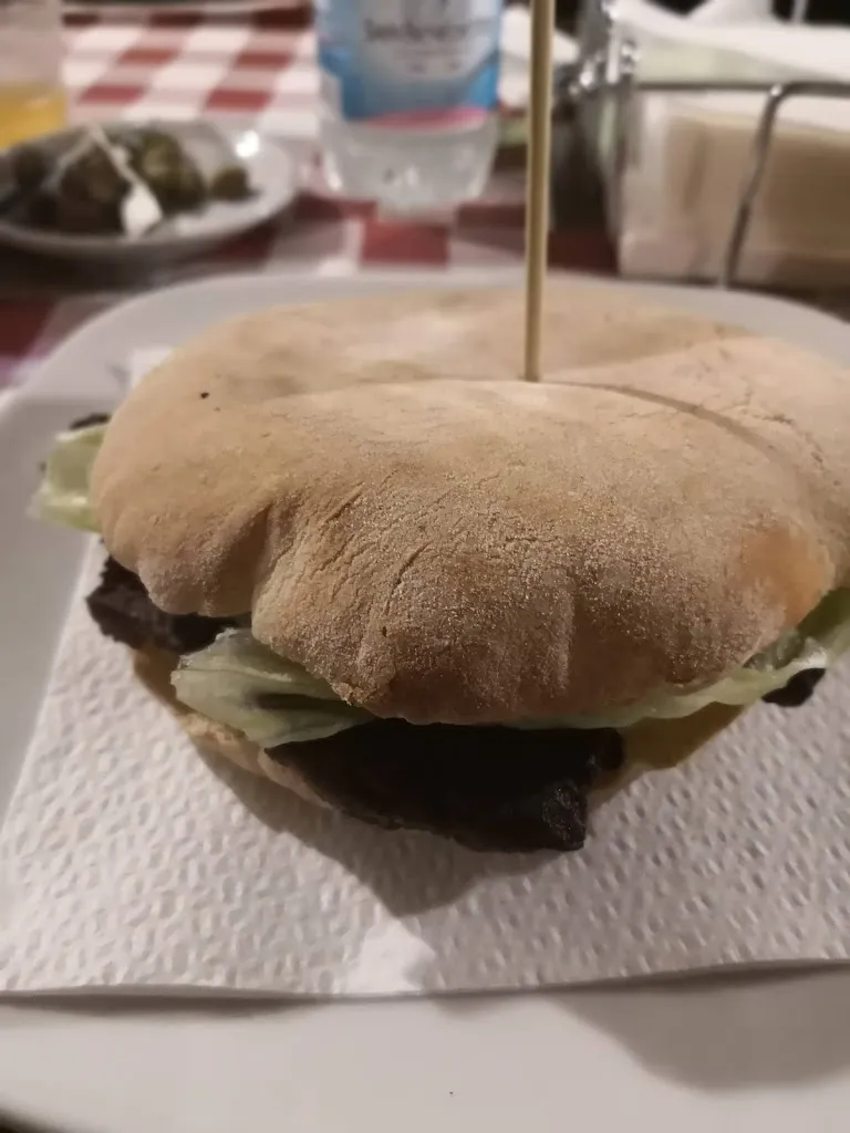 Mikail Sinemli_Bar Paninoteca Pennetteria Black Out_Verbicaro_review