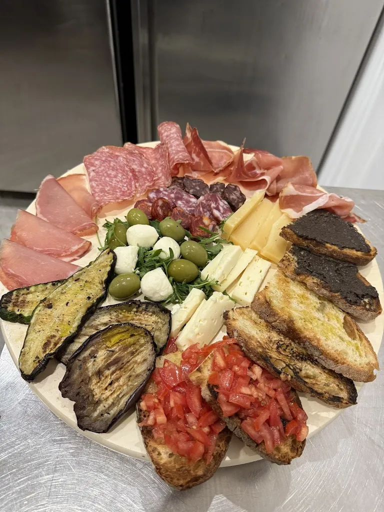 La Tana Dell’Orso Pizzeria Ristopub_Gioia dei Marsi_slider_image_2