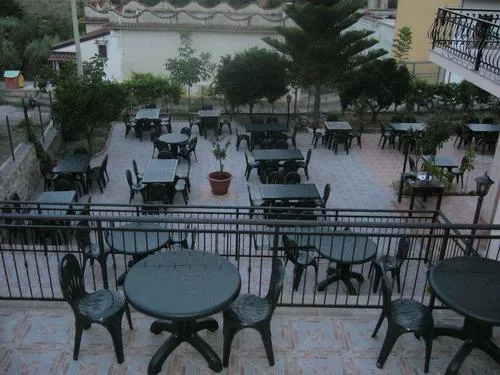 ETTORE LAURITO_Il Giardino delle Rose_Trebisacce_review