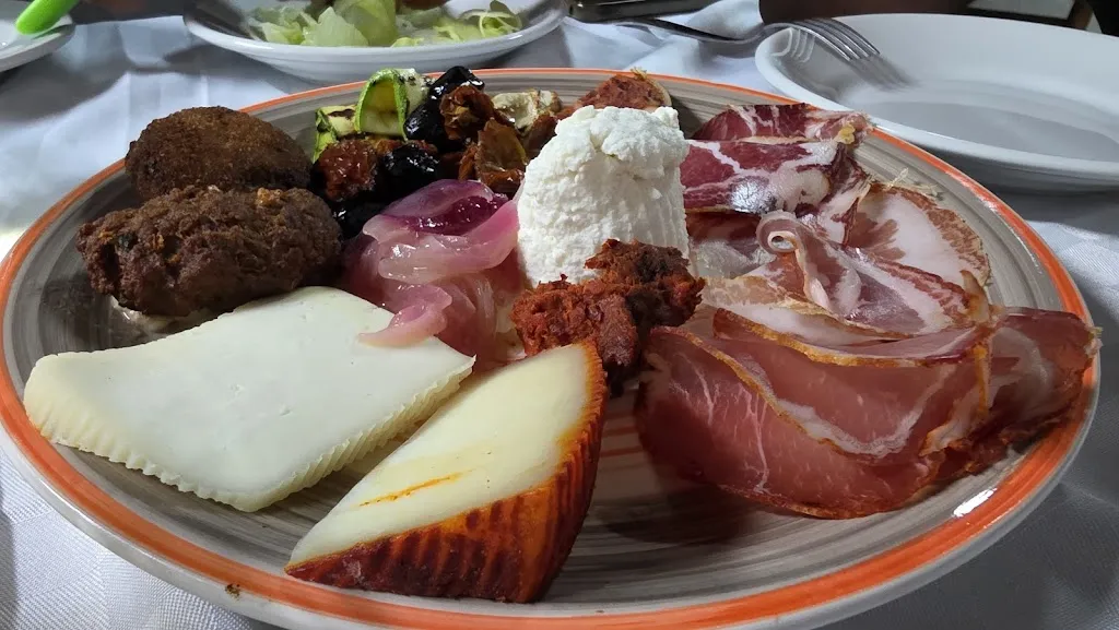 Bar Trattoria La Cresta_Zungri_slider_image_3