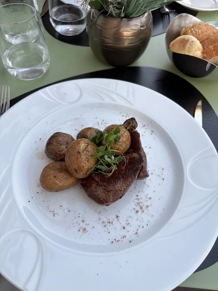 books in.the.village_Vesuvio Roof Bar & Restaurant_Weather Station_review