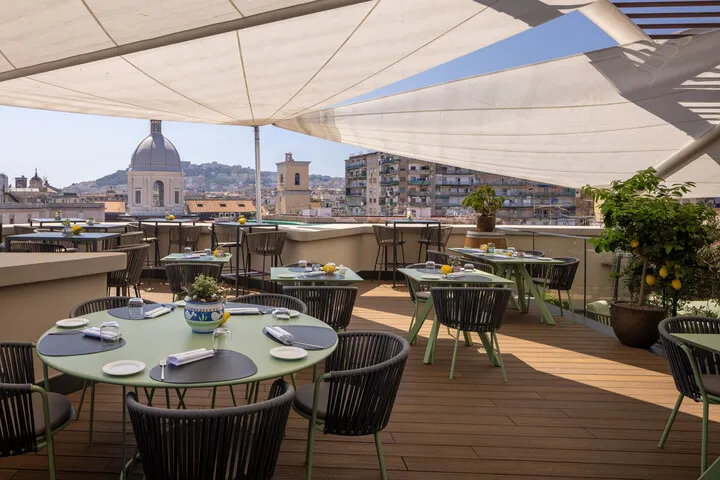 Vesuvio Roof Bar & Restaurant restaurant in Weather Station