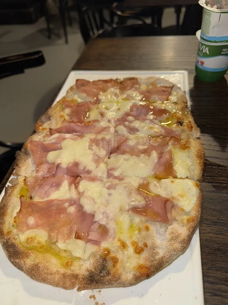 Rey Soto_Hosteria La Stazione_Weather Station_review