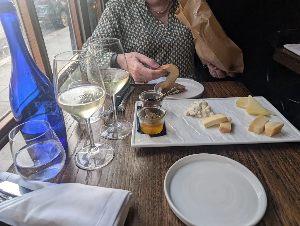 Glenn Davis_Hosteria La Stazione_Weather Station_review