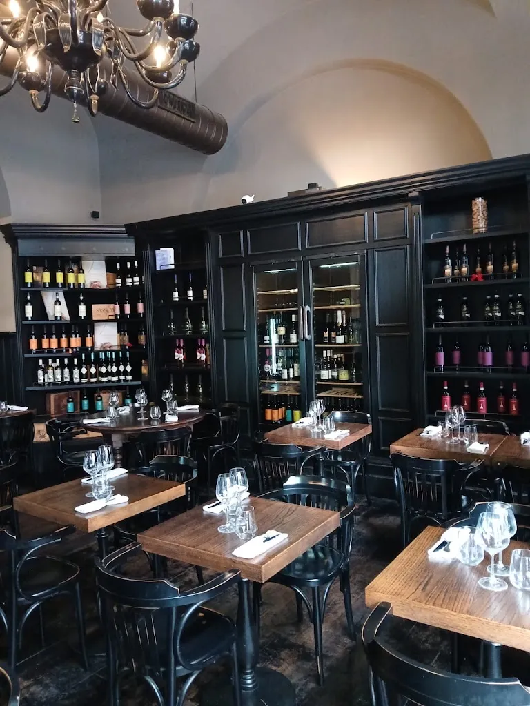 Phil H._Hosteria La Stazione_Weather Station_review