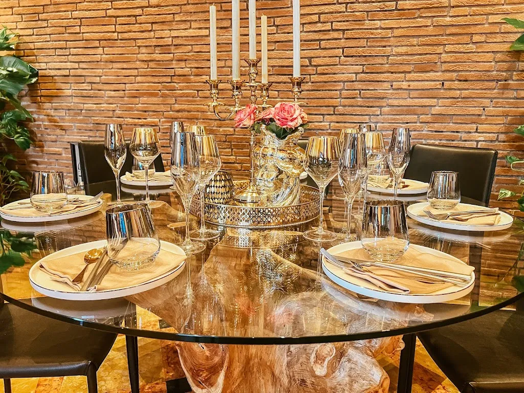 Vattani Elegant Italian Restaurant & Cocktail Bar restaurant in Weather Station