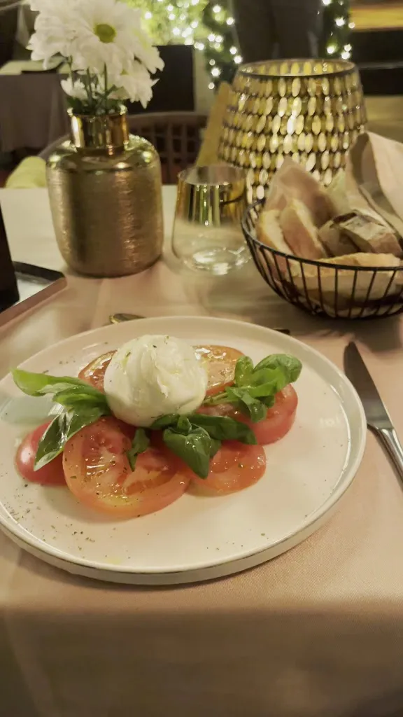 Vattani Elegant Italian Restaurant & Cocktail Bar_Weather Station_slider_image_2