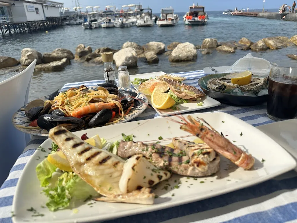 Porta Marina Seafood_Weather Station_slider_image_3