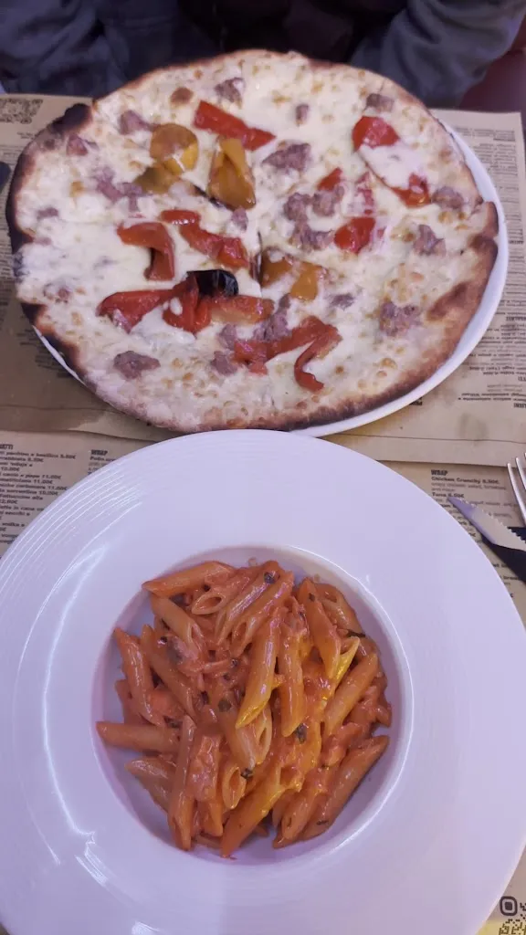 Trattoria Pizzeria bar La Follia_Weather Station_slider_image_2