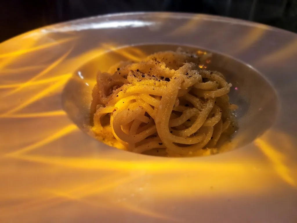 Junio Ekard_Jupiter Restaurant_Weather Station_review