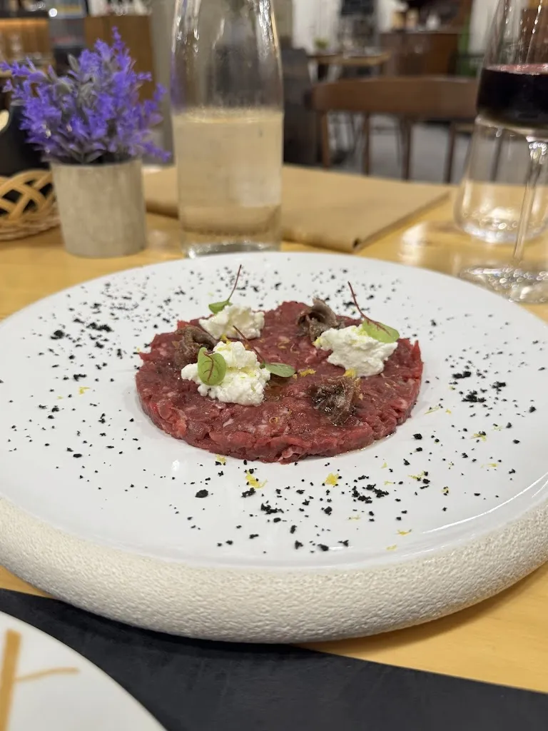 Mattia Esposito_Heredita - Storie di brace_Acerra_review