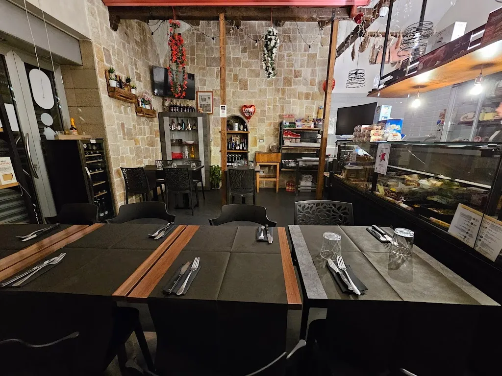 Macelleria Hamburgeria Di Fiore dal 1953 restaurant in Acerra