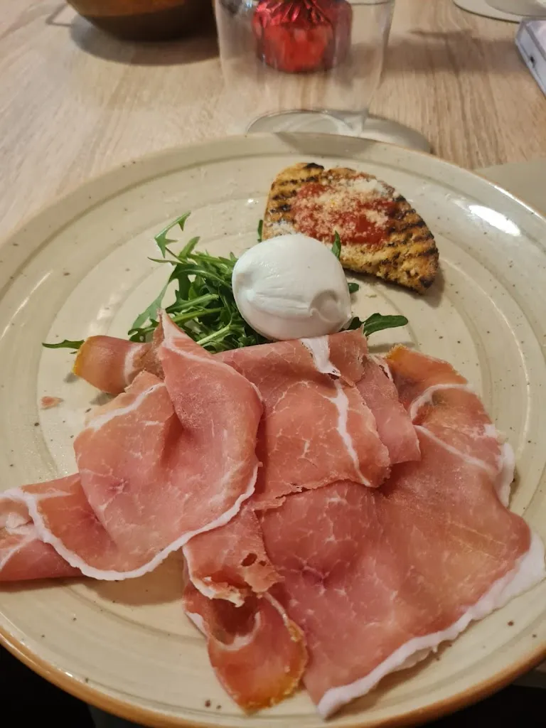 tito perna_Pizzeria Chateau - F.lli De Rosa_Acerra_review