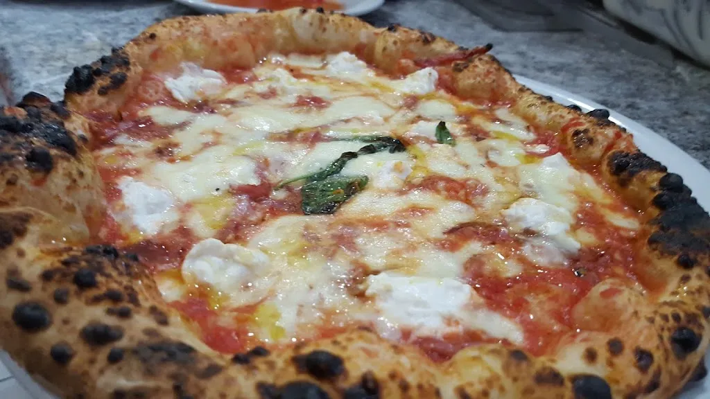 Casa Giglio Pizzeria_Acerra_slider_image_3