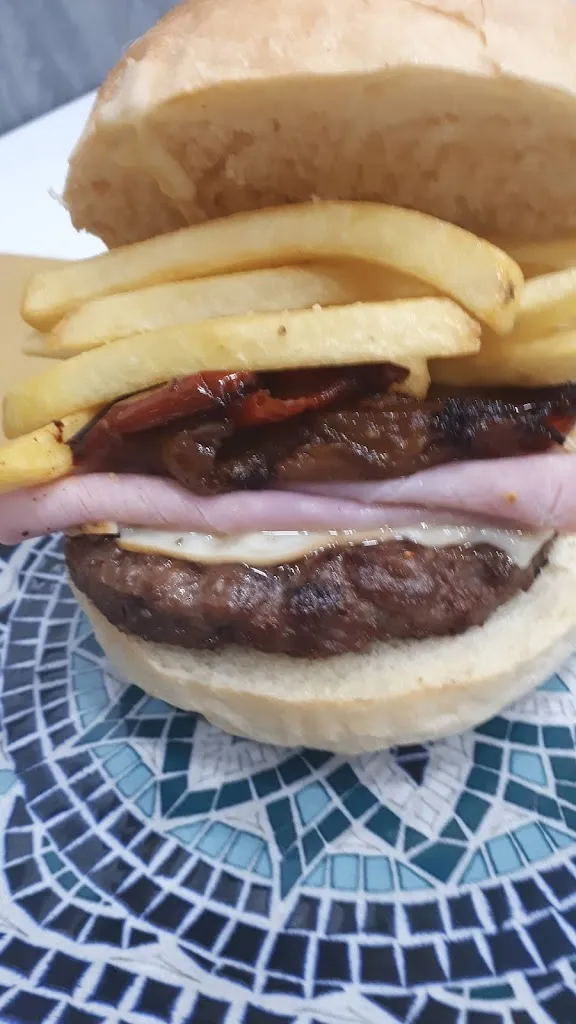 Menü_Royal burger_Acerra_Bild_2