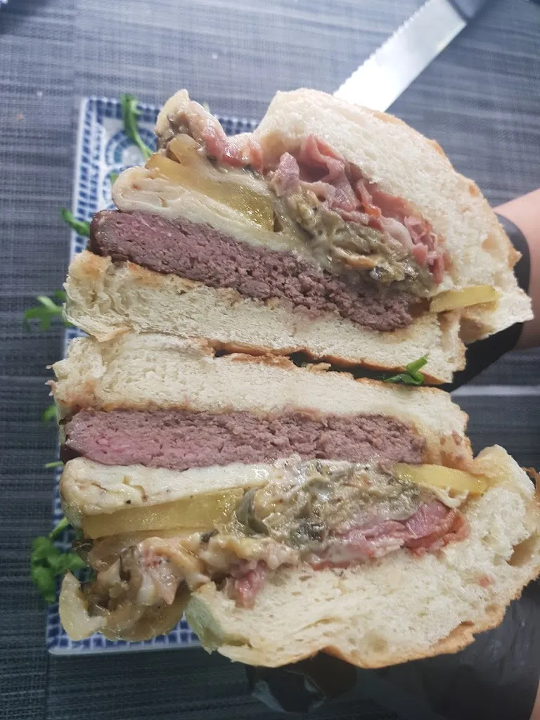 Menü_Royal burger_Acerra_Bild_7