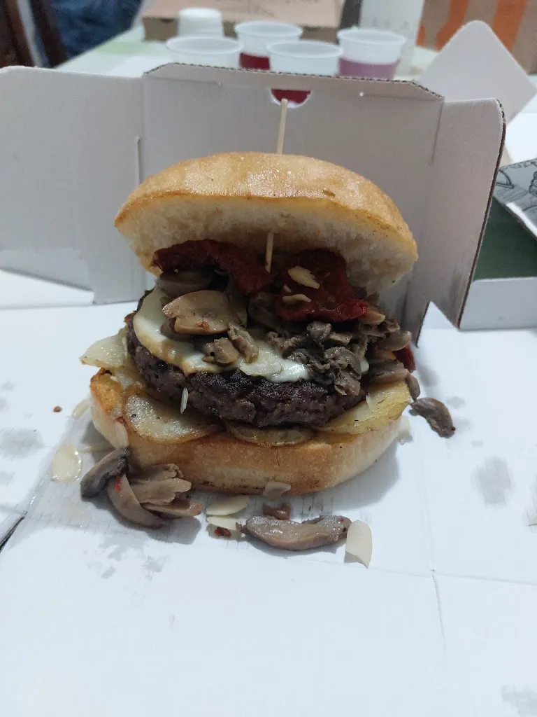 Manuela_Royal burger_Acerra_Bewertung