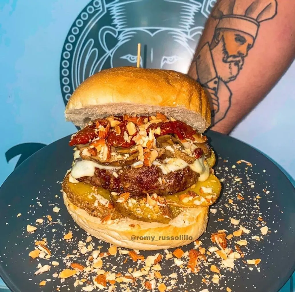 Royal burger_Acerra_slider_image_3