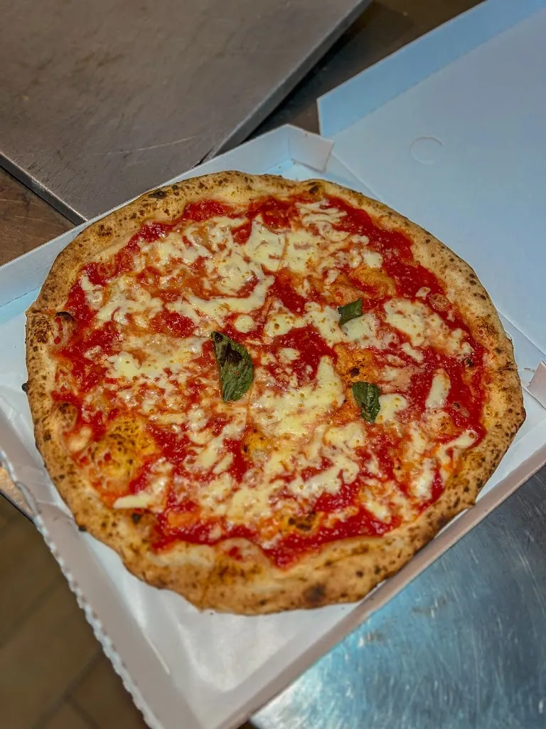 Menu_C'é Pizza Per Te Pizzeria_Acerra_image_4