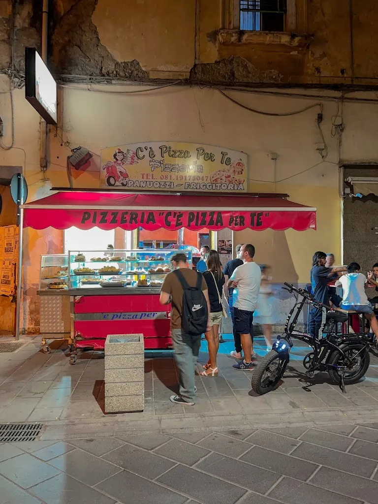 C'é Pizza Per Te Pizzeria restaurant in Acerra