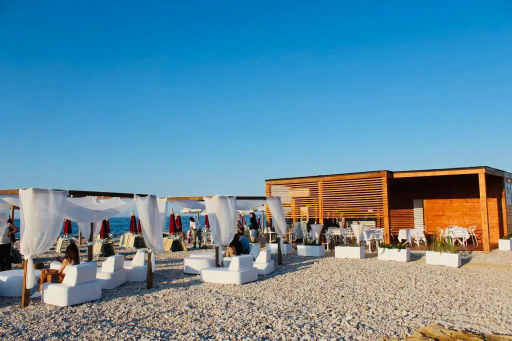 Zona Yoki Bistrot_Fossacesia_slider_image_3