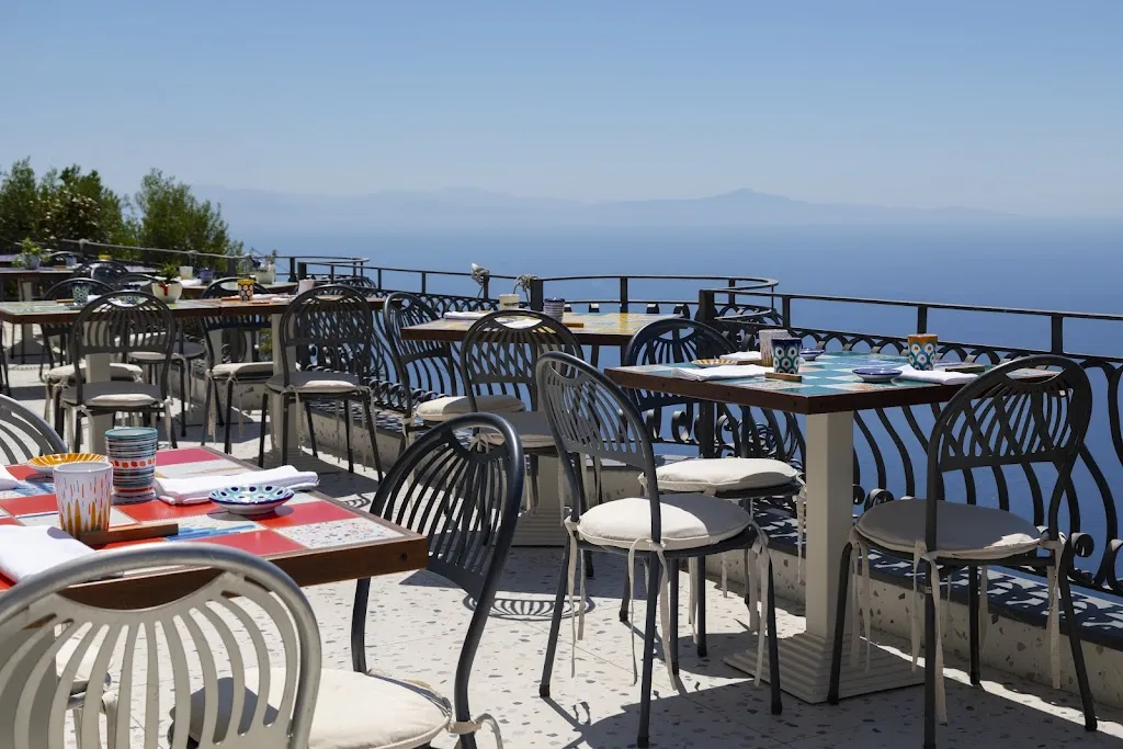 Baccofurore Albergo Dipinto e Hostaria dal 1930_Agerola_slider_image_1