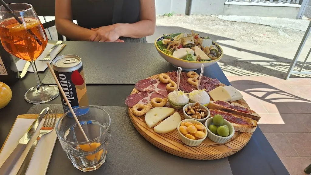 Julien Bellavance_La Fattoria del Castello_Agerola_review