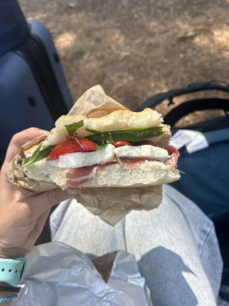 Sienna Jaques_La Fattoria del Castello_Agerola_review