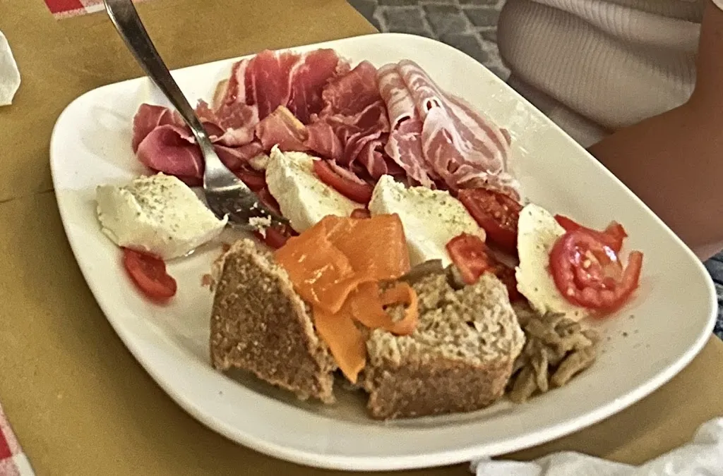 Ristorante @ Agriturismo Il Pettirosso restaurant in Agerola