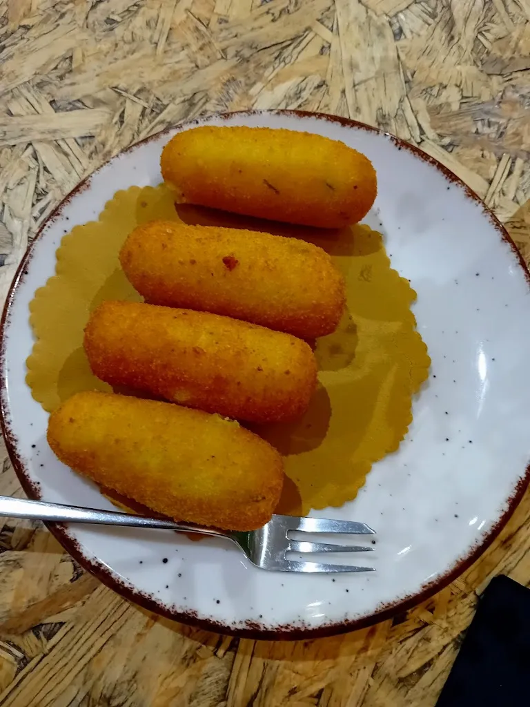 Donato Violante_Factory_Aiello del Sabato_review