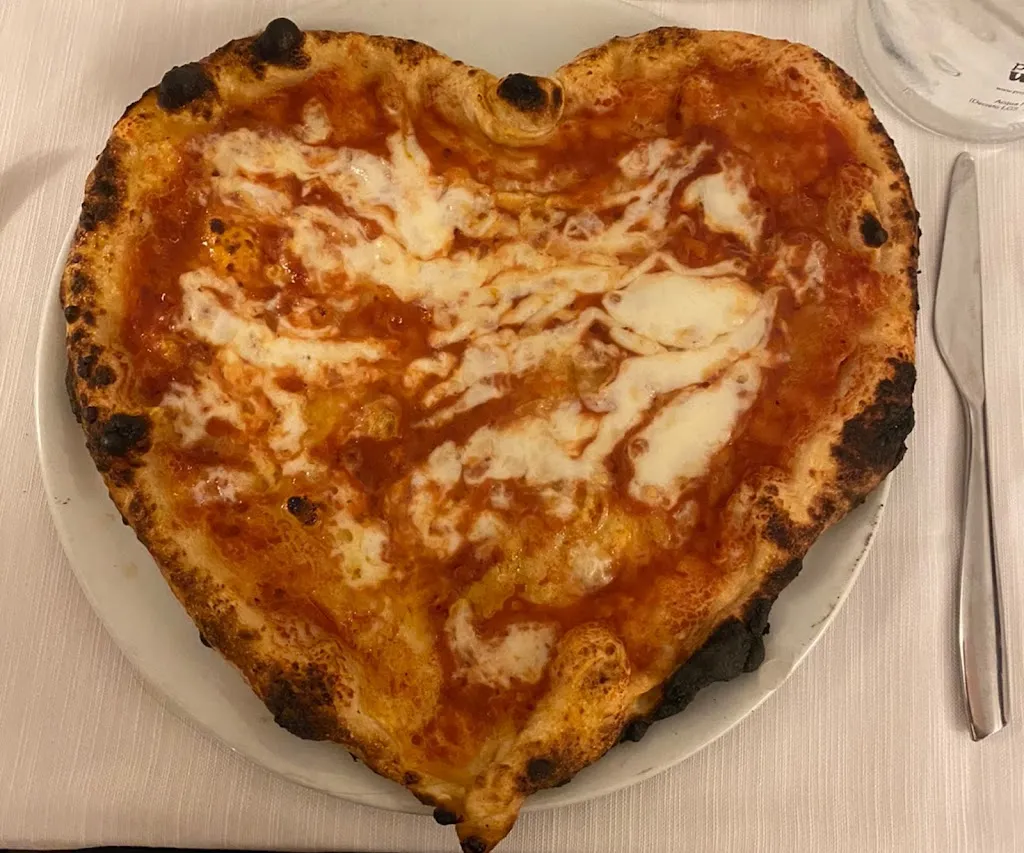 Debora Melania Martuccio_Taverna De Gustibus_Aiello del Sabato_review