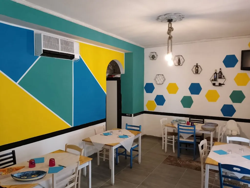 Paradise Di Di Bella Mario restaurant in Aiello del Sabato