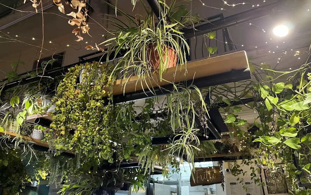 Andrea Lombardi_Siamo Fritti_Agropoli_recensione