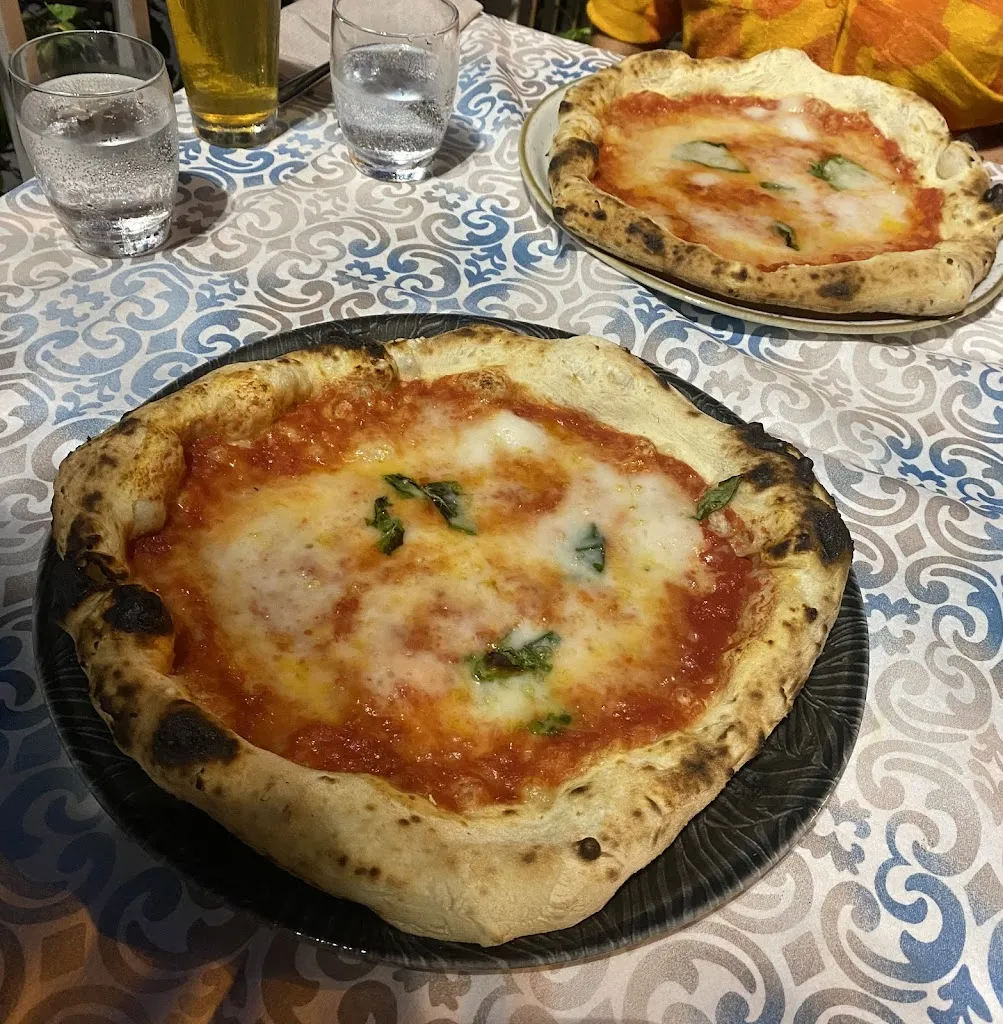 Hannah McCartney_Da Nicole al Lungomare_Agropoli_reseña