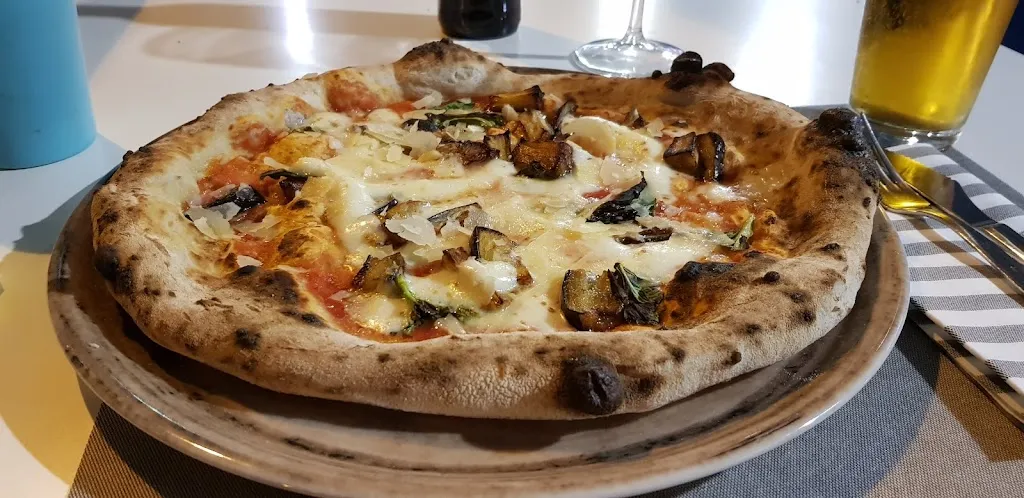 Jami Naukkarinen_Da Nicole al Lungomare_Agropoli_reseña