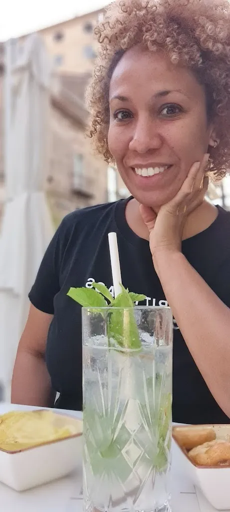 Massiel Naranjo Martínez de Cordoves_Dopodiché Drink&Pizza_Agropoli_review