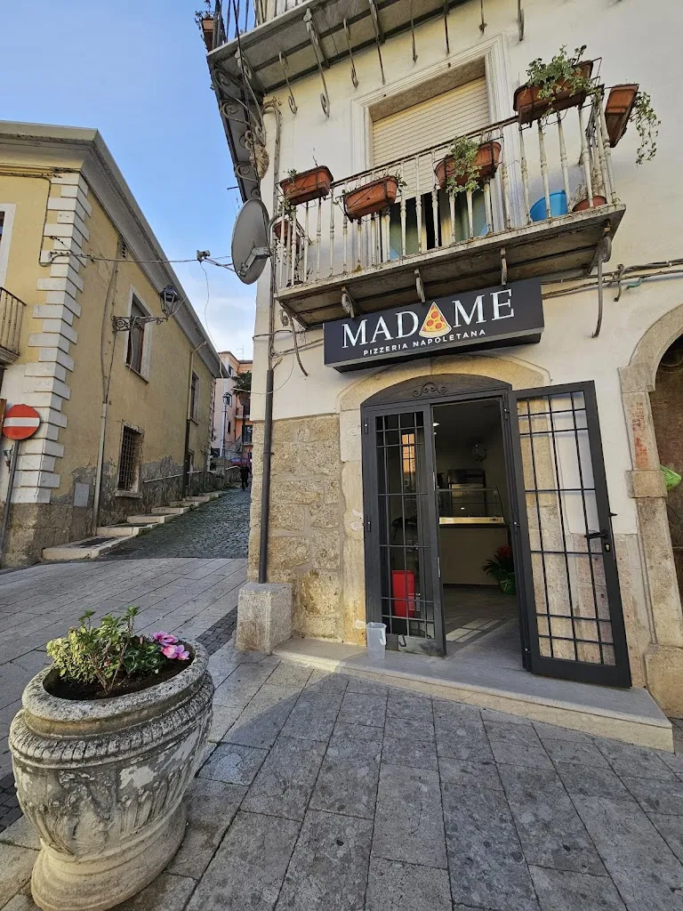 Madame pizzeria napoletana_Altavilla Irpina_slider_image_3