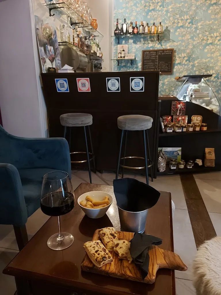 Tiziana Spina_Vineria Elepha_Alife_recensione