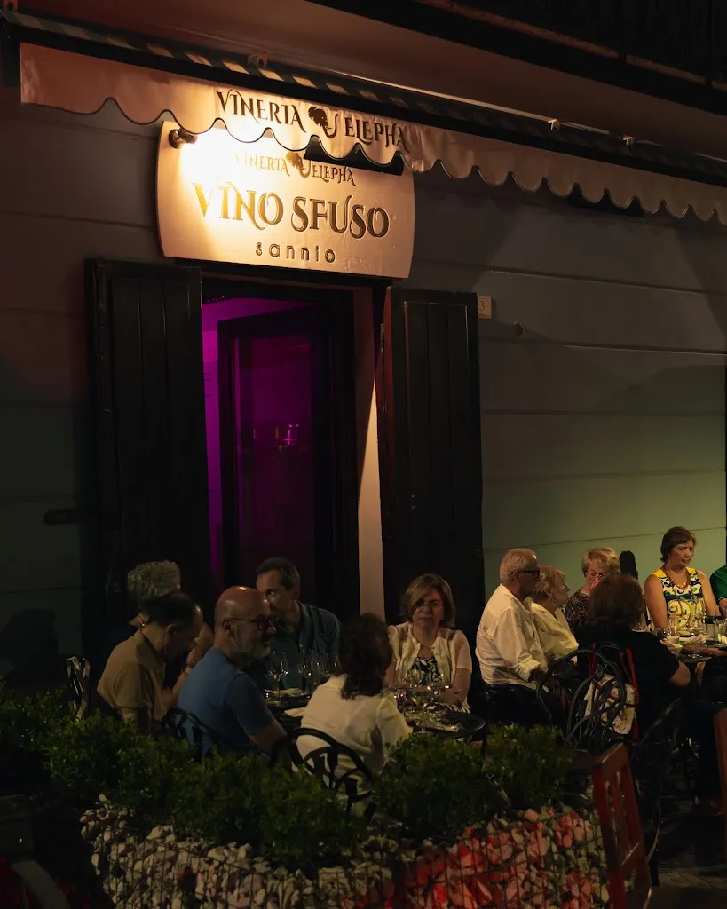 Vineria Elepha restaurant in Alife