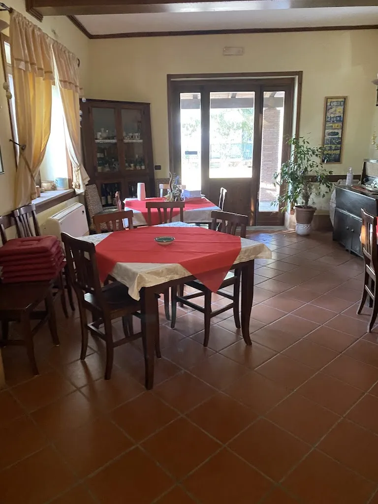 Agriturismo al gallo verde restaurant in Altavilla Silentina